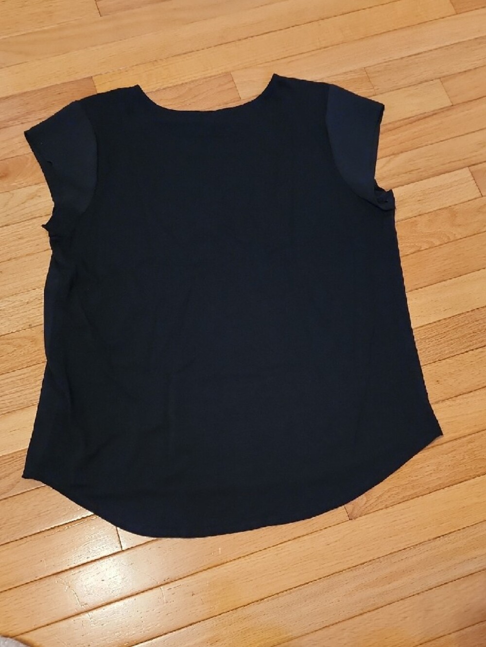 Vince Camuto Black Cap Sleeve Blouse - Picture 7 of 7